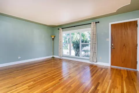 373 Revilo Dr, Redding, CA 96001 photo 2