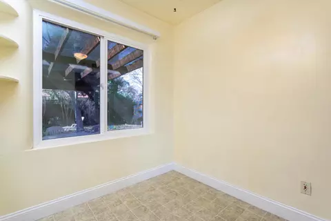 373 Revilo Dr, Redding, CA 96001 photo 11