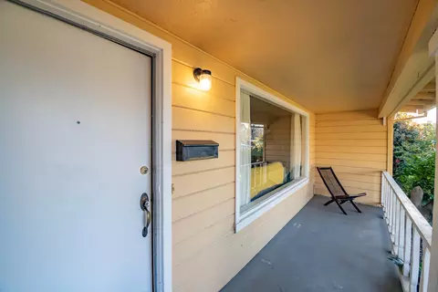 927 Florence St, Redding, CA 96001 photo 3