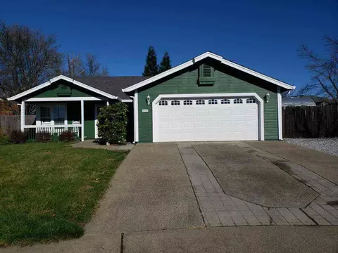 510 Viewpoint Dr, Redding, CA 96003 photo 2