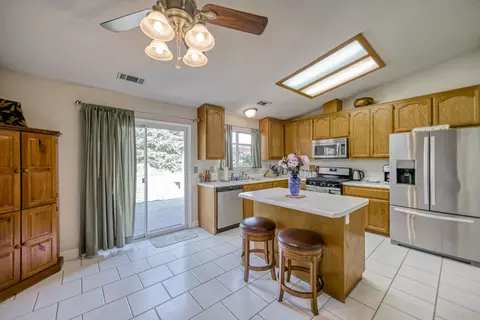 510 Viewpoint Dr, Redding, CA 96003 photo 8