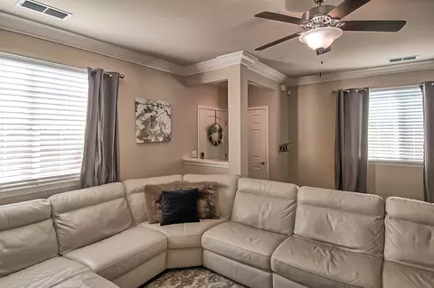 646 Mission De Oro Dr, Redding, CA 96003 photo 4