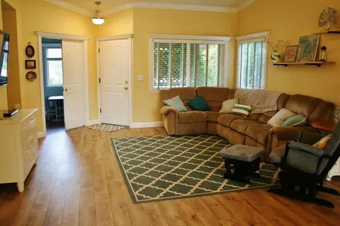 1421 Calexico Dr, Redding, CA 96003 photo 2