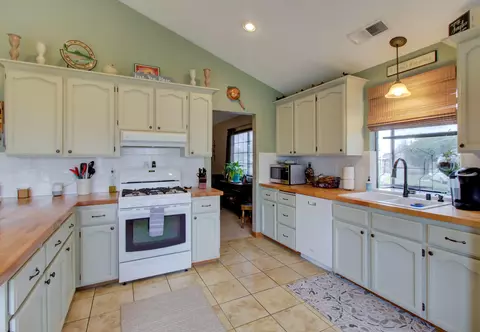 2524 Atrium Way, Redding, CA 96003 photo 8