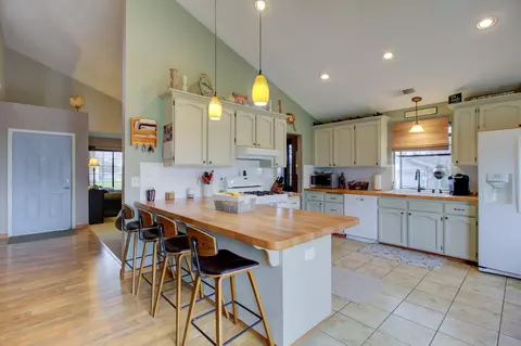 2524 Atrium Way, Redding, CA 96003 photo 4