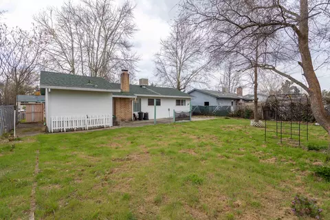 3133 Aster St, Anderson, CA 96007 photo 17