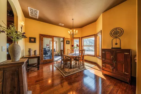 16287 Valparaiso Way, Redding, CA 96001 photo 18