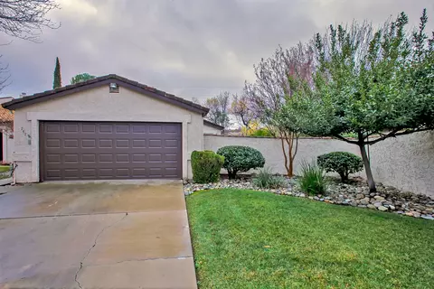 747 Flower Ash Ln, Redding, CA 96003 photo 2