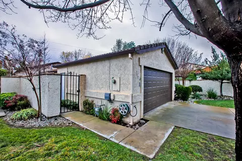 747 Flower Ash Ln, Redding, CA 96003 photo 3