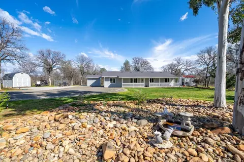 9833 Old Oregon Trl, Redding, CA 96003 photo 1