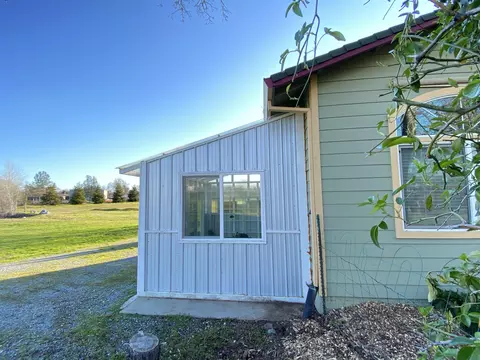 21220 El Toro Ln, Redding, CA 96003 photo 49