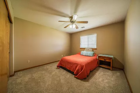 2136 Hacienda St, Redding, CA 96003 photo 11