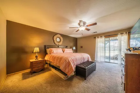 2136 Hacienda St, Redding, CA 96003 photo 9