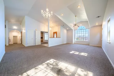2292 Wicklow St, Redding, CA 96001 photo 4