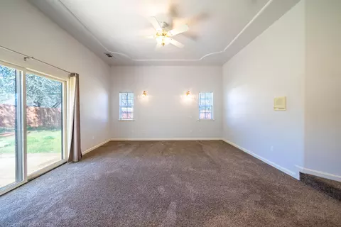 2292 Wicklow St, Redding, CA 96001 photo 12