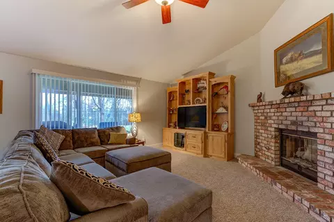 2223 Candlewood Dr, Redding, CA 96003 photo 4