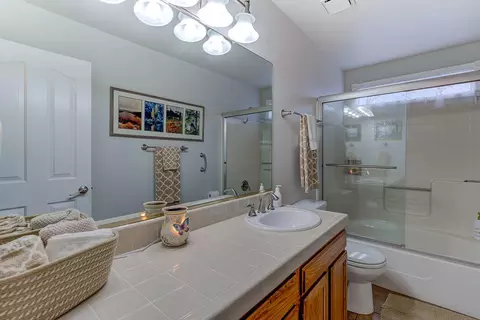 2223 Candlewood Dr, Redding, CA 96003 photo 16