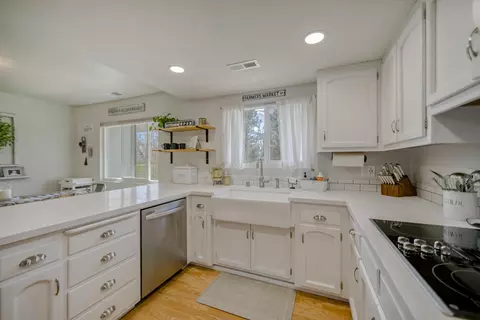 21164 El Toro Ln, Redding, CA 96003 photo 18