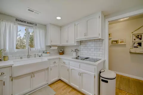 21164 El Toro Ln, Redding, CA 96003 photo 17