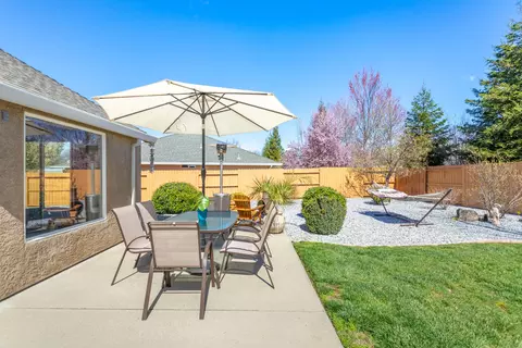 7691 Platinum Way, Redding, CA 96001 photo 25