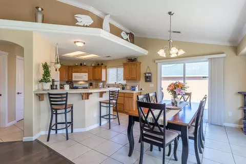 7691 Platinum Way, Redding, CA 96001 photo 9