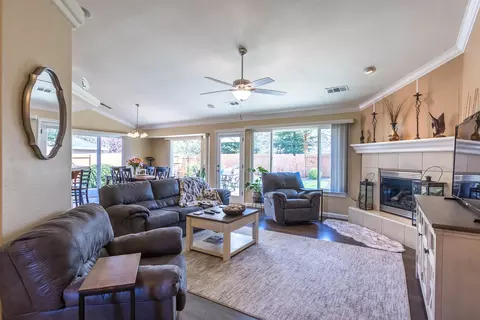 7691 Platinum Way, Redding, CA 96001 photo 5