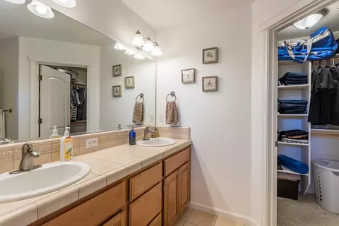 7691 Platinum Way, Redding, CA 96001 photo 18