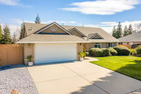 7691 Platinum Way, Redding, CA 96001 photo 3