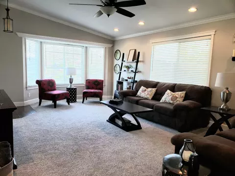 135 Danbury Dr, Redding, CA 96003 photo 8