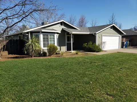 135 Danbury Dr, Redding, CA 96003 photo 2