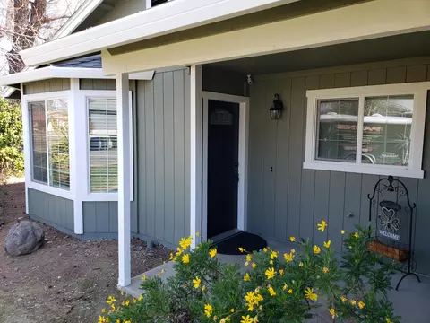 135 Danbury Dr, Redding, CA 96003 photo 3