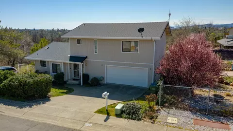 3323 Golden Heights Dr, Redding, CA 96003 photo 2