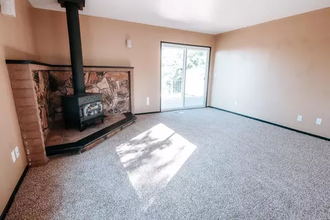 3323 Golden Heights Dr, Redding, CA 96003 photo 13