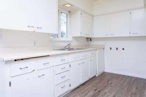 6945 Skyway St, Redding, CA 96002 photo 8