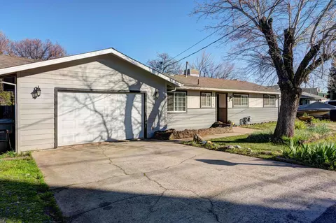 2419 Oxford Rd, Redding, CA 96002 photo 2
