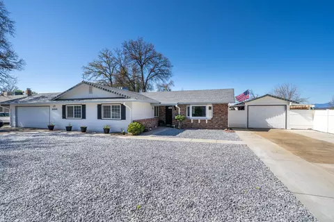 6868 Tucker Ln, Redding, CA 96002 photo 3