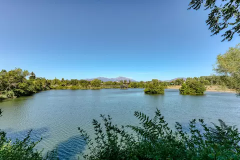 139 Village Dr, Redding, CA 96001 photo 5