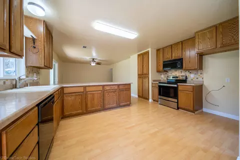 1189 Dominion Dr, Redding, CA 96002 photo 13