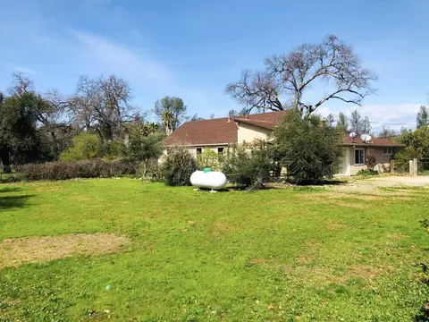 20255 Oahu Pl, Redding, CA 96003 photo 2