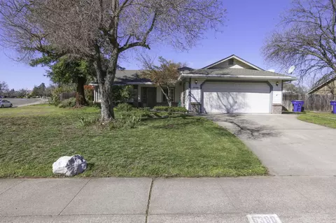 6388 Hemlock St, Redding, CA 96001 photo 2