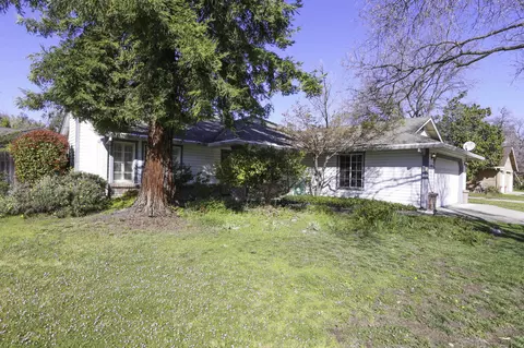 6388 Hemlock St, Redding, CA 96001 photo 5
