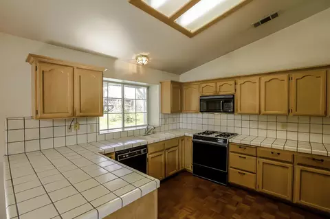 6388 Hemlock St, Redding, CA 96001 photo 24