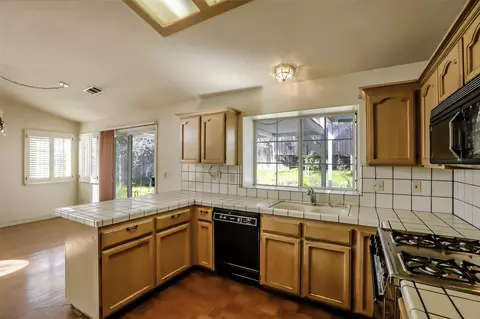 6388 Hemlock St, Redding, CA 96001 photo 25