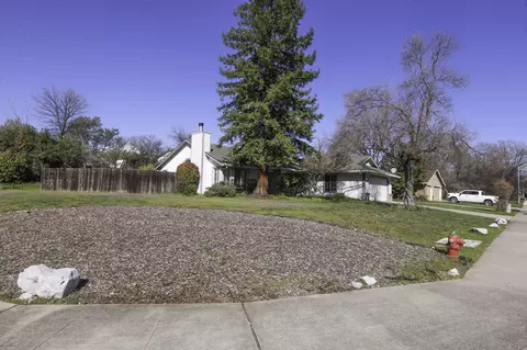6388 Hemlock St, Redding, CA 96001 photo 11