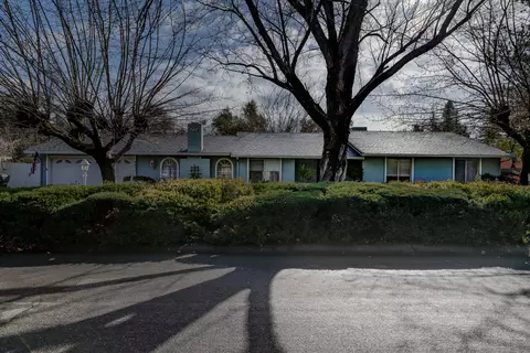 4831 Alta Rico Dr, Redding, CA 96002 photo 2