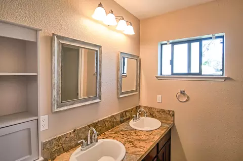 2400 Howard Dr, Redding, CA 96001 photo 29