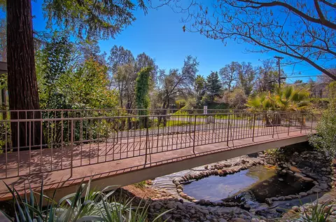 2400 Howard Dr, Redding, CA 96001 photo 9