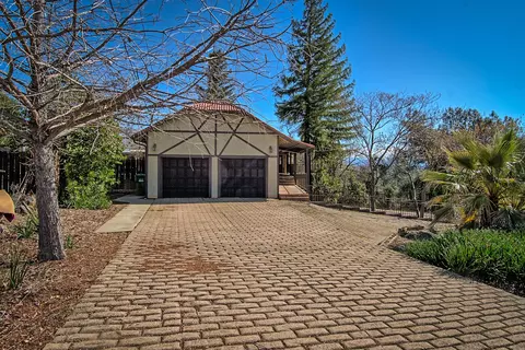 2400 Howard Dr, Redding, CA 96001 photo 7