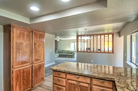 2400 Howard Dr, Redding, CA 96001 photo 17