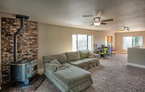 2400 Howard Dr, Redding, CA 96001 photo 20